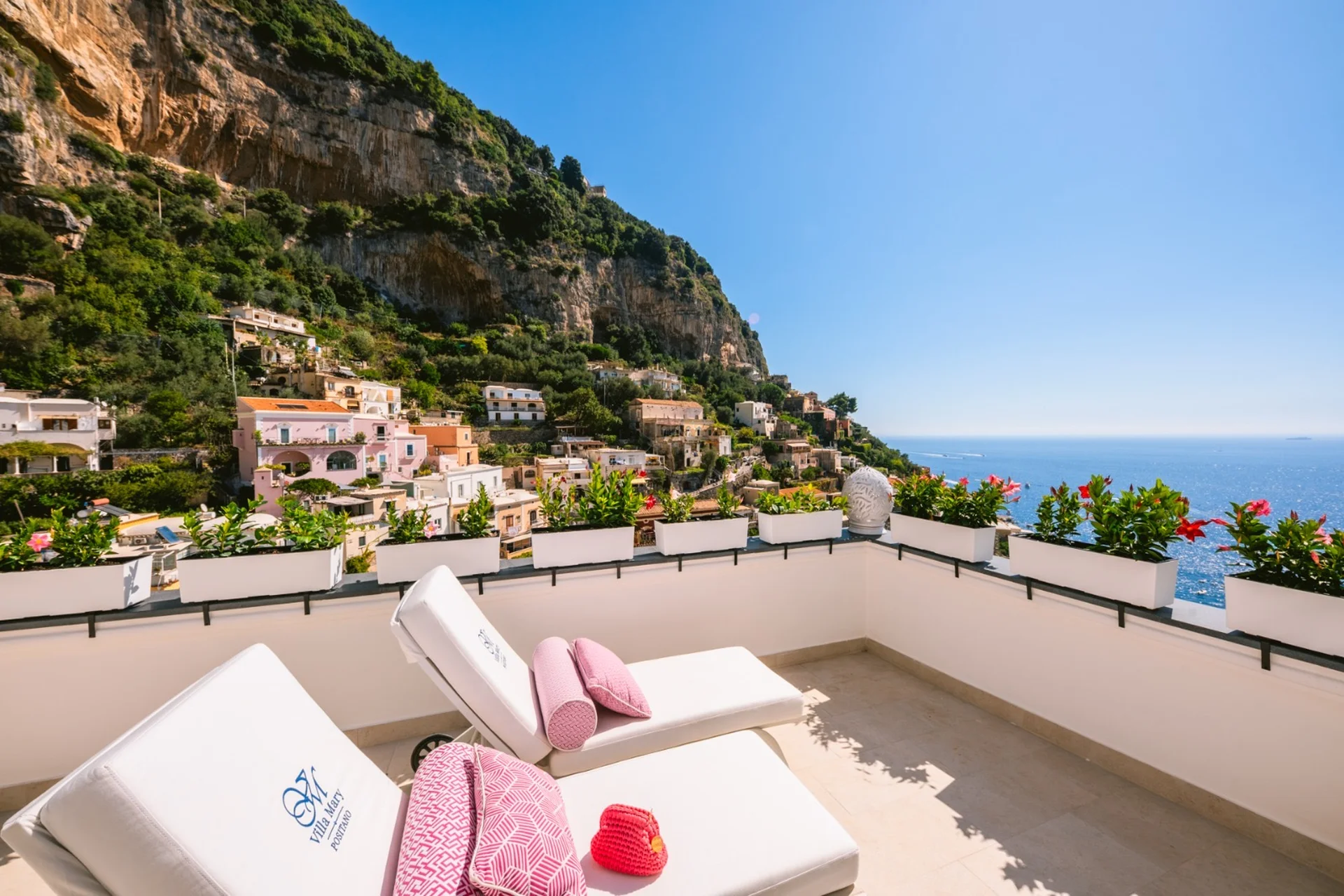Terrazza privata di Casa San Giacomo con vasca idromassaggio e vista 180° su Positano